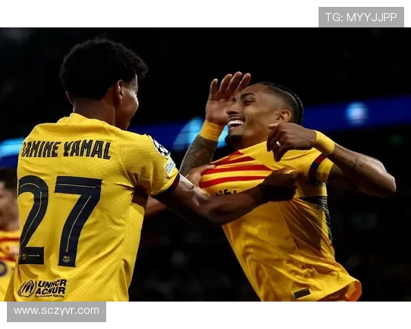 足球场上球迷与球星的激情互动与共同梦想点燃无限可能